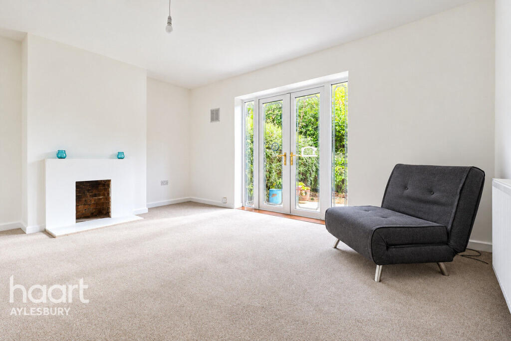 Gainsborough Road, Aylesbury photo 4