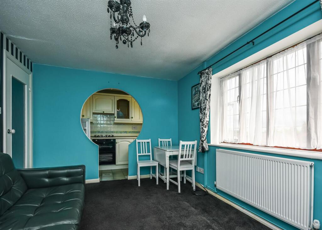 12 Fairfield, Tasley Park, Bridgnorth photo 4