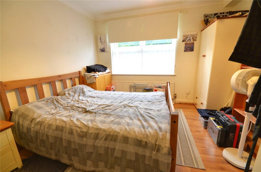 Manning Close, East Grinstead, West Sussex, RH19 - View 5