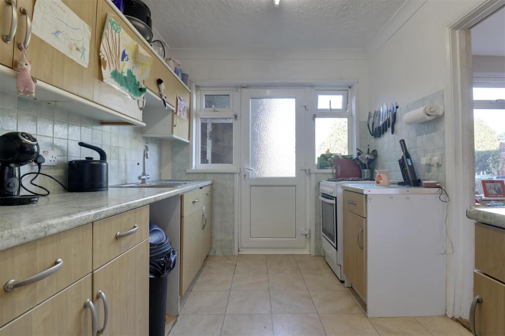 House in Havant, Hampshire - View 4