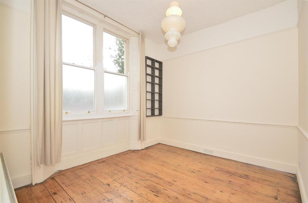 Apartment in Rochester - More
