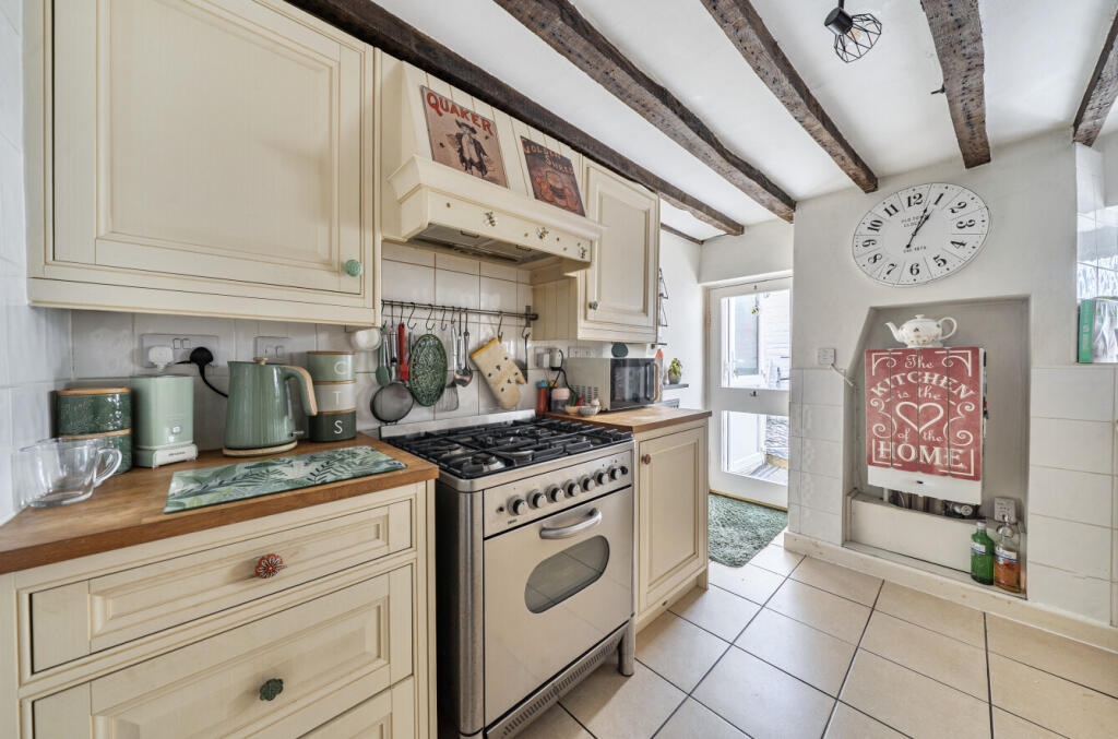House in Wroughton, Swindon - More