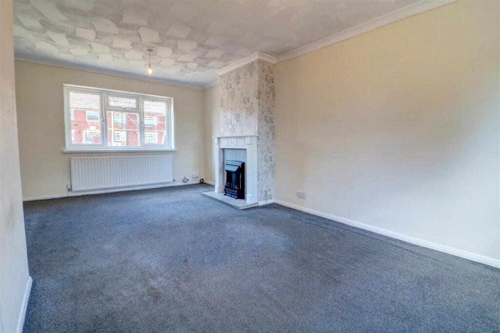 House in Walsall, West Midlands - View 3