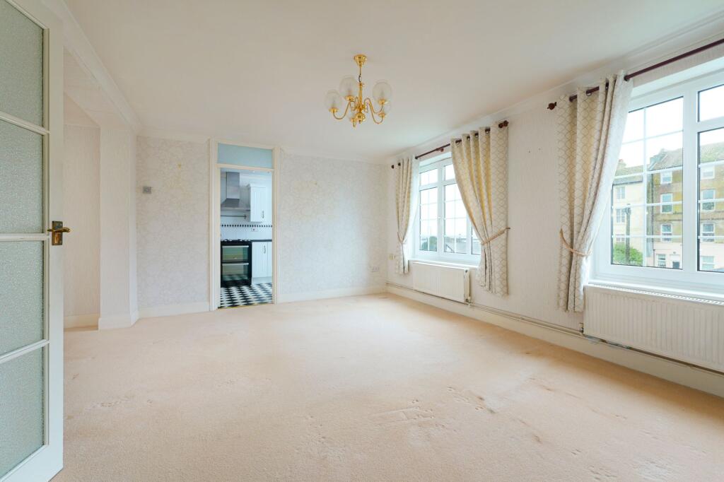 South Road, Hythe, CT21 photo 2