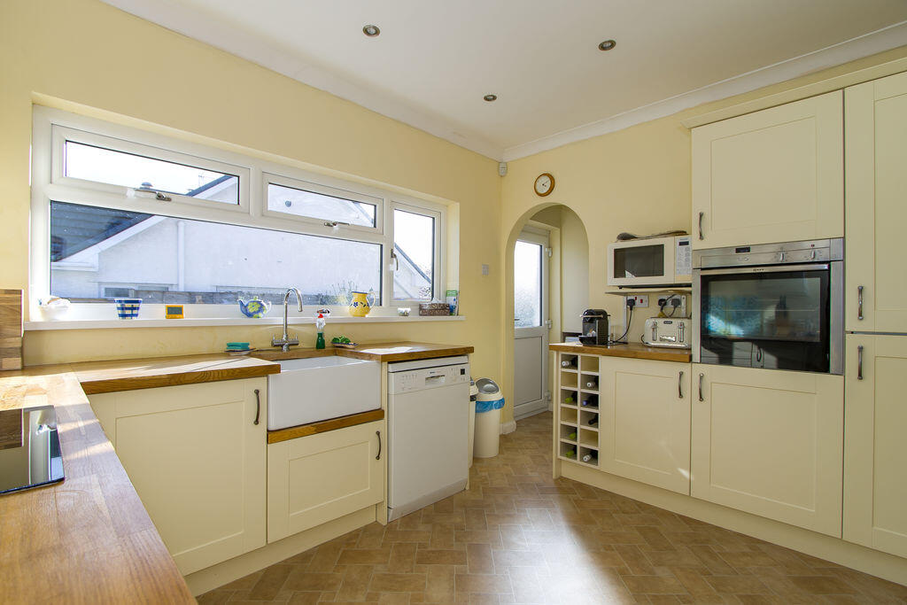 Minehead Avenue, Sully photo 4