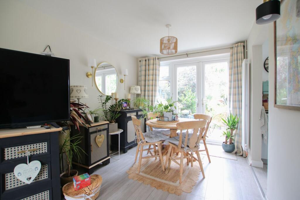 Brook Close, Wokingham, RG41 - More