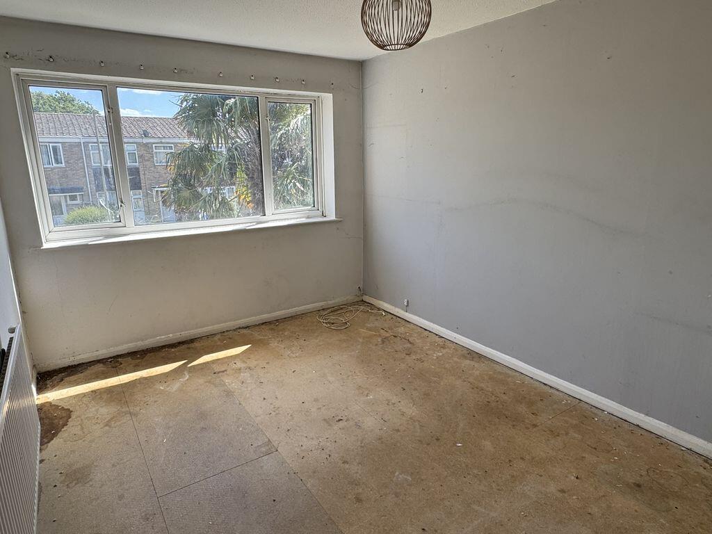 House in Hayling Island, South Hayling - More