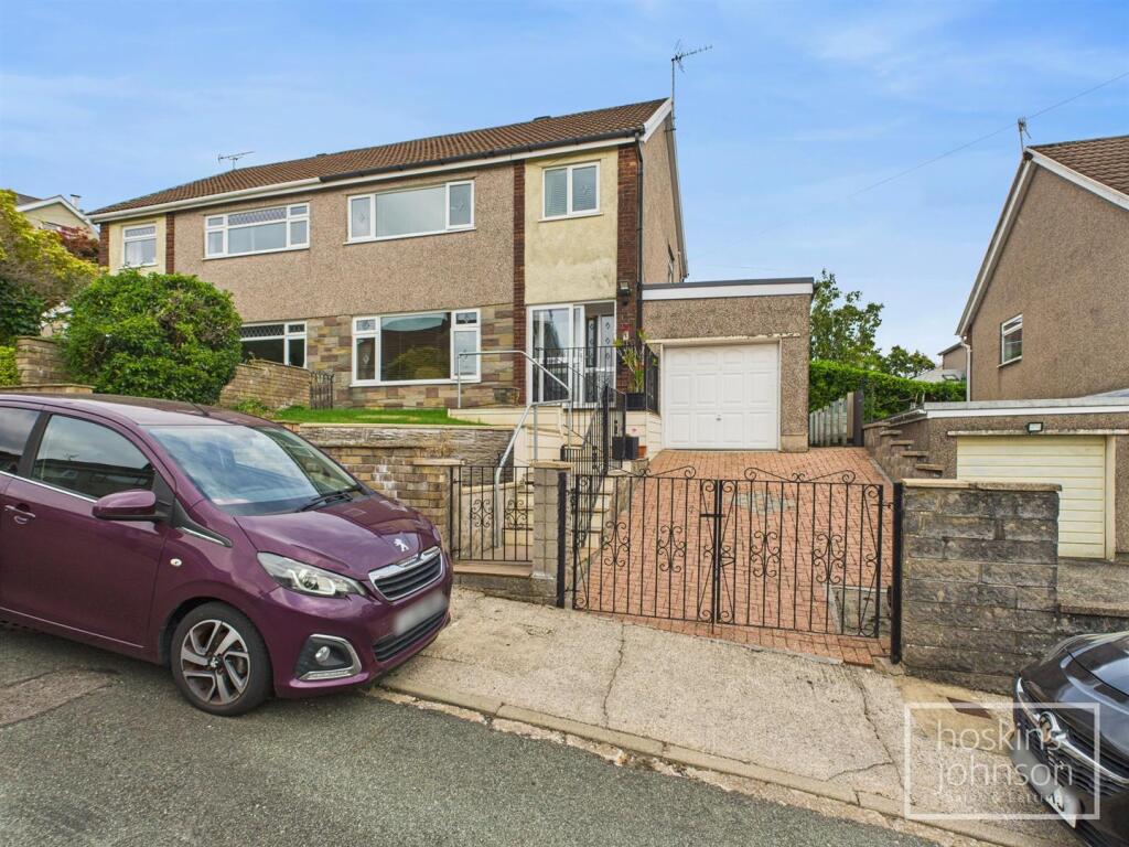 3-bed semi-detached on Ridgeway Close, Graigwen, Pontypridd, £280,000
