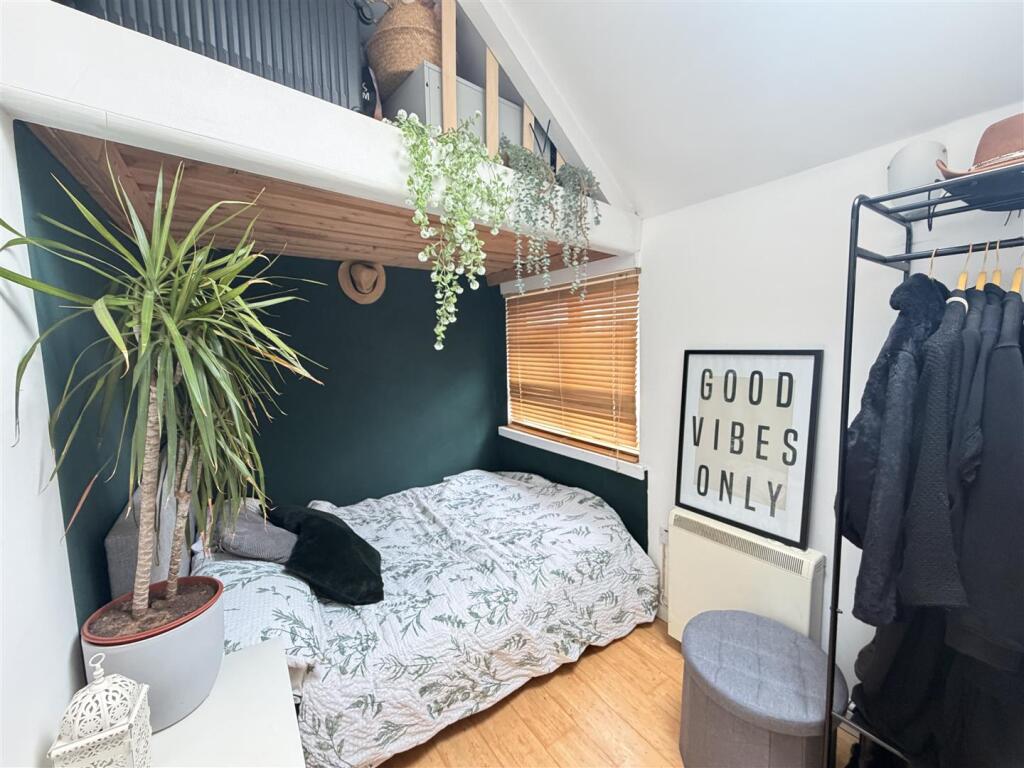 Apartment in Exeter - View 4