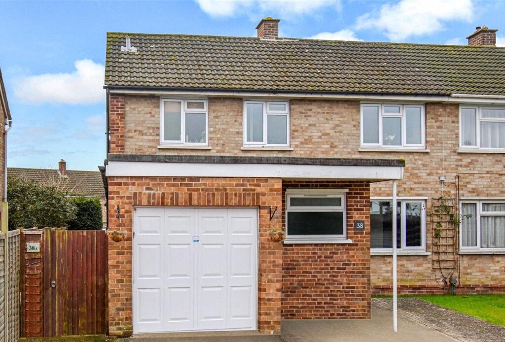 Main image of property: Turnpike Road, Newbury, Berkshire, RG14