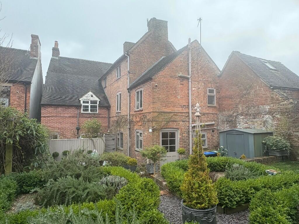 Main image of property: 37a St John Street, Ashbourne, Derbyshire, DE6 1GP