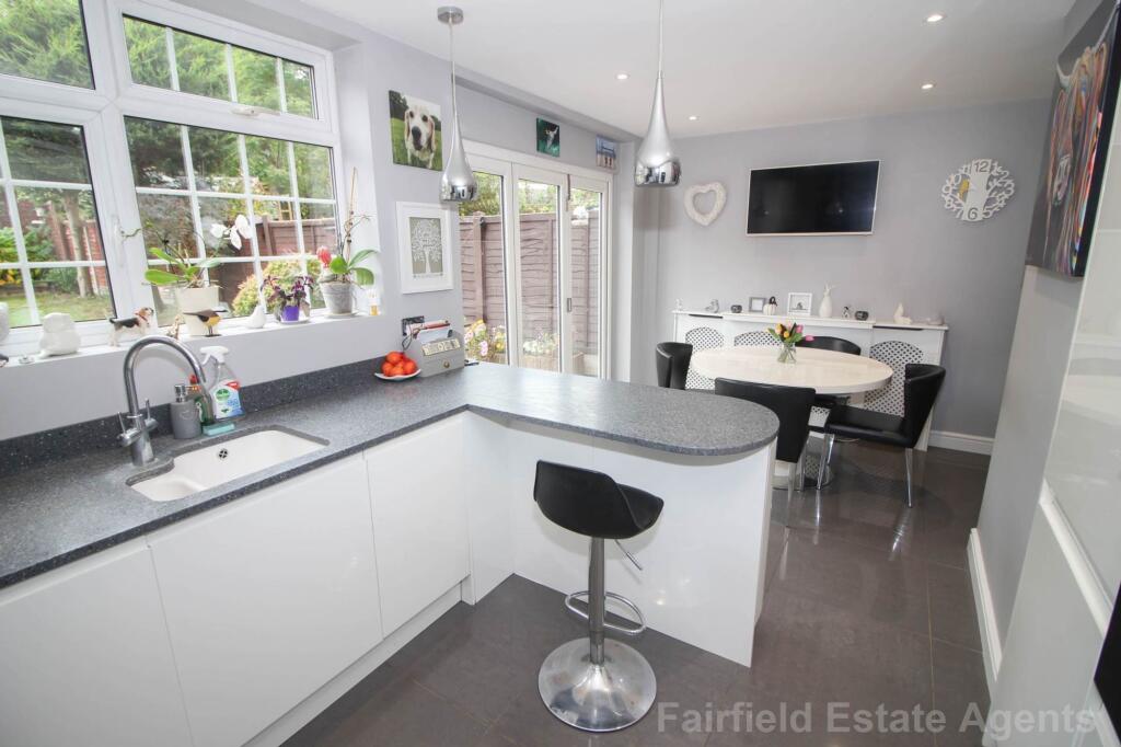 Dumfries Close, South Oxhey, Watford, WD19 - View 5