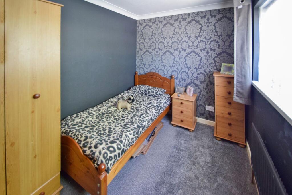 House in Chatham, Medway - More