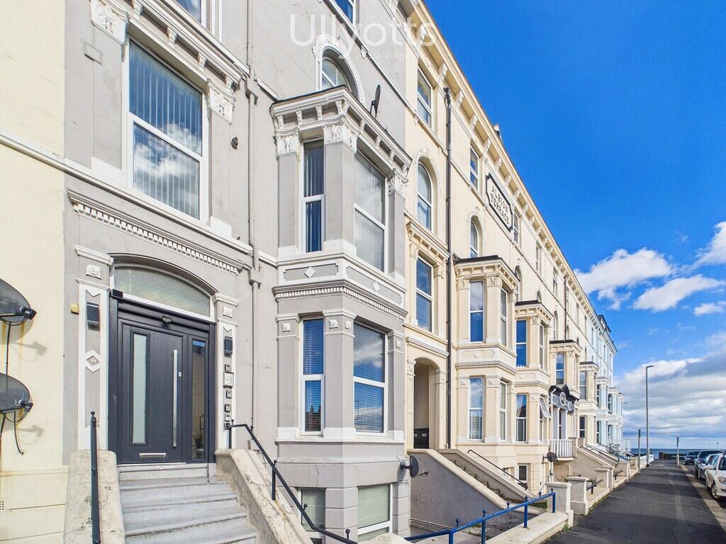 1-bed flat on Albion Terrace, Bridlington, £110,000