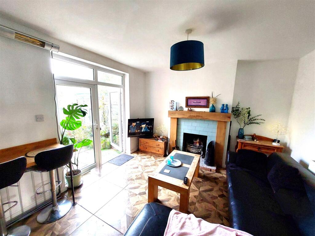 House in Oadby and Wigston, South Wigston - More