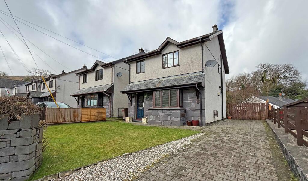 3-bed detached on Capel Coch Road, Llanberis, Caernarfon, Gwynedd, LL55, £365,000