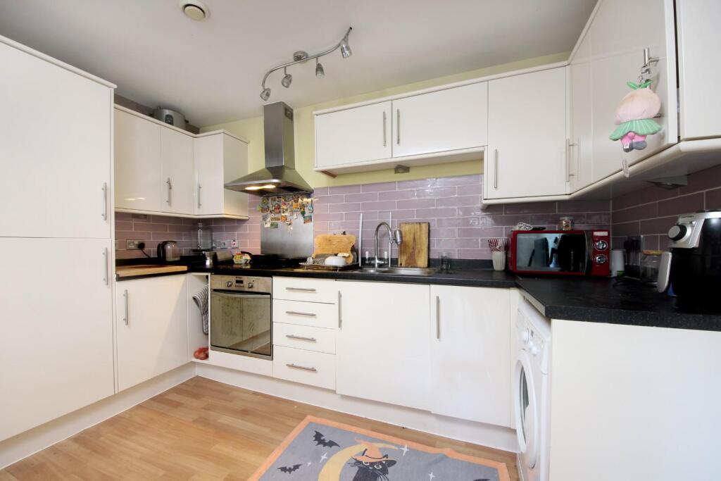 Apartment in London - View 4