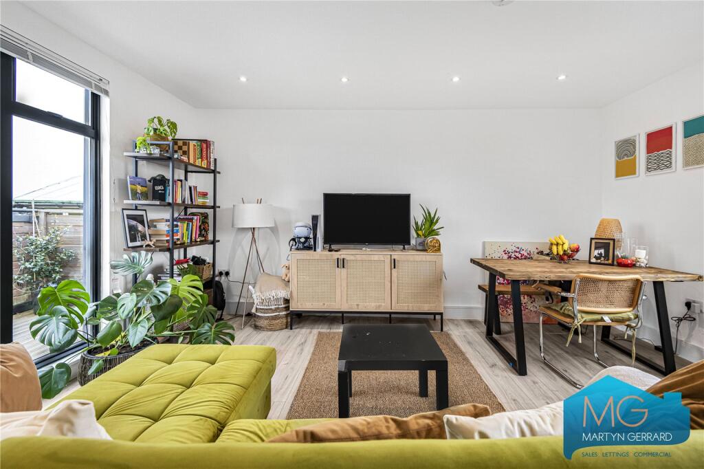 Apartment in London - More