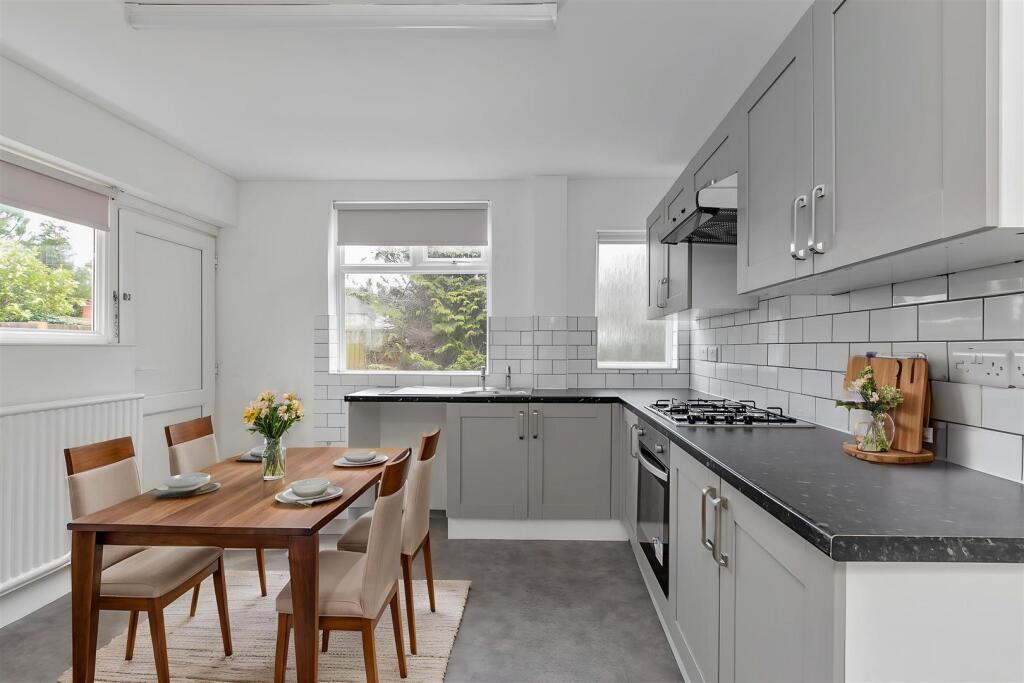 House in St Albans, The Camp - View 3