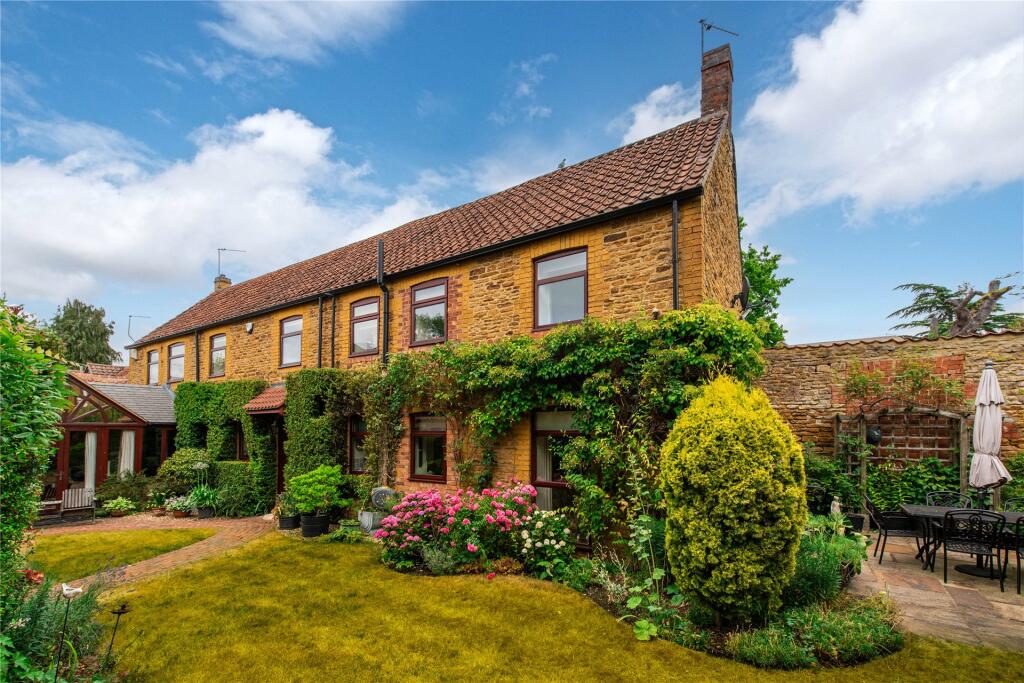 Main image of property: Elwes Way, Great Billing, Northampton, Northamptonshire, NN3