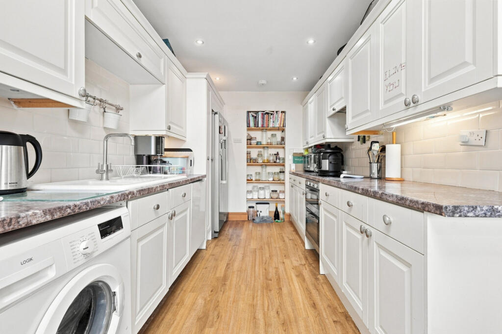 House in Southend-on-Sea - View 5