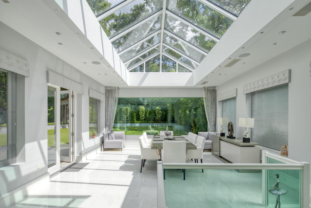 Coombe Park, Kingston, Surrey, KT2 - View 6