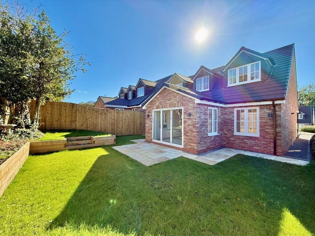 Sherwood Close, Ormesby, Middlesbrough, North Yorkshire, TS7 photo 4