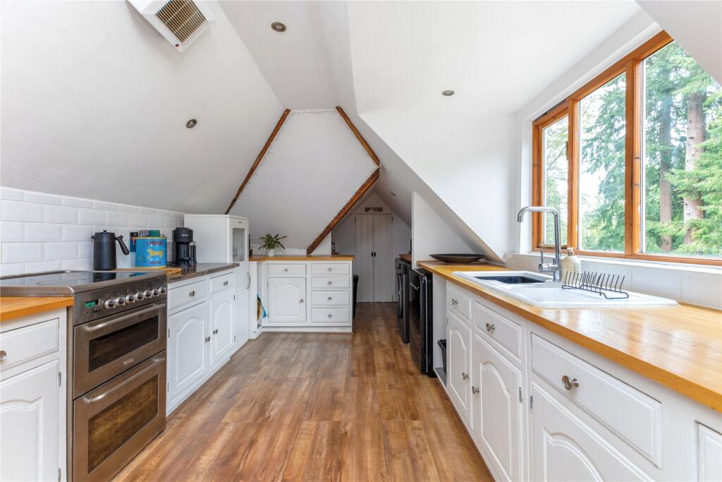 Apartment in Waverley, Haslemere - More