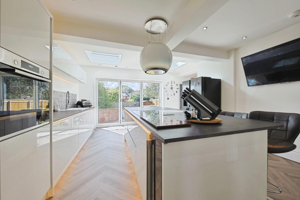 Main image of property: Fairfield Avenue, Kirk Ella, Hull, HU10 7UH