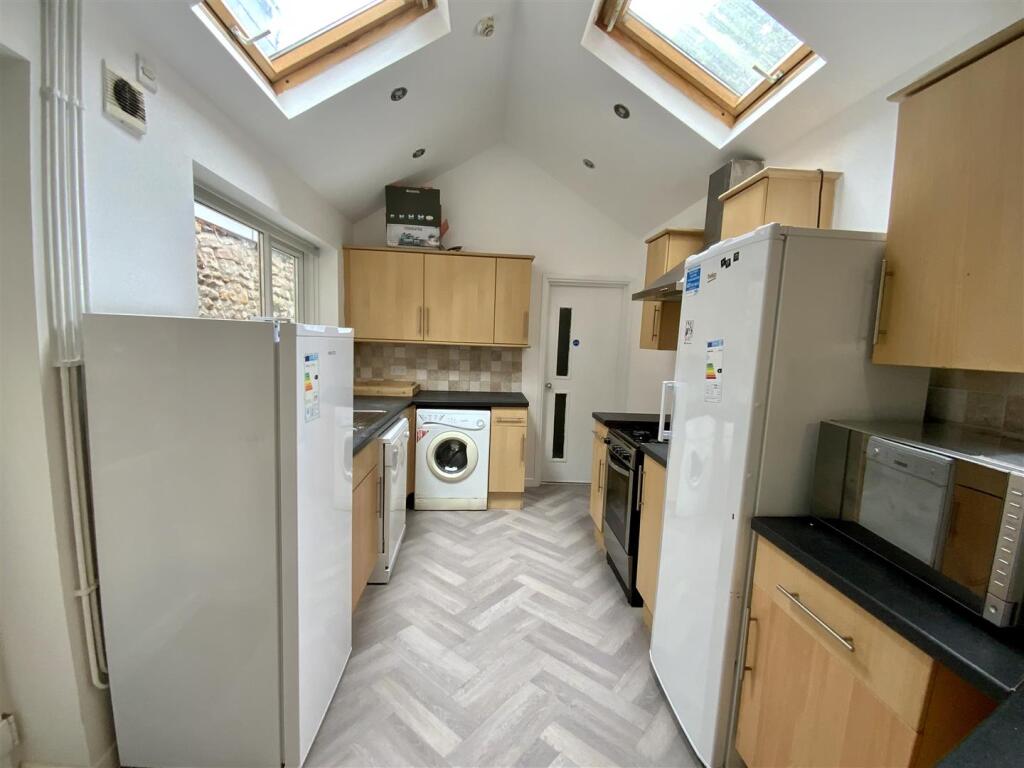 Apartment in Cardiff, Maindy, Cathays - View 4