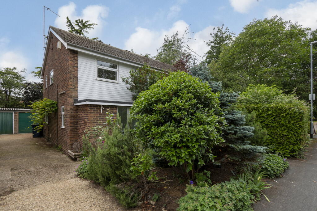 Main image of property: Brownlow Road, Cambridge, CB4 3NG