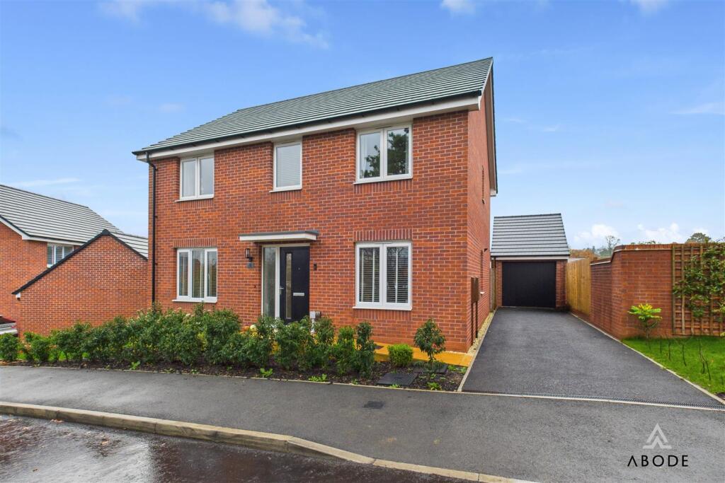 4-bed detached on Willslock Road, Uttoxeter, Staffordshire, £385,000