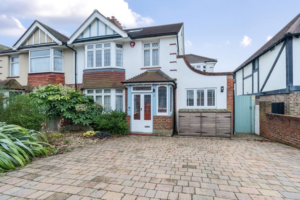 4 bedroom semi-detached house for rent