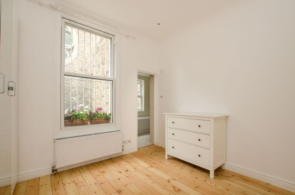 Apartment in London - View 5