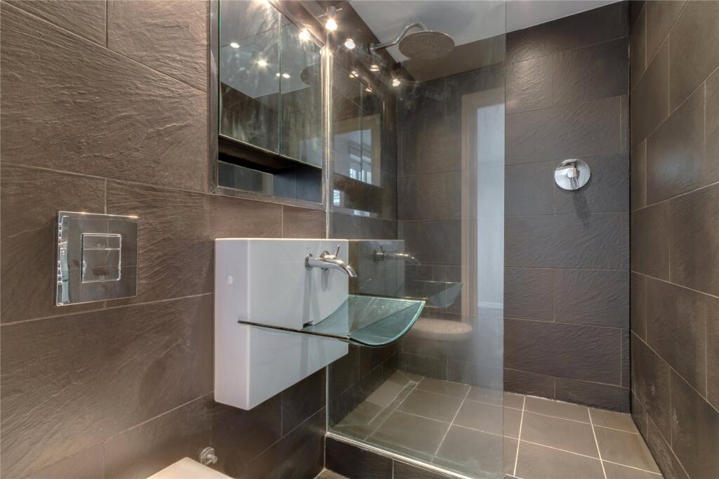 Apartment in London - More