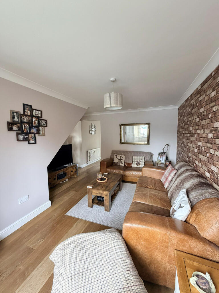 House in Wakefield - View 4