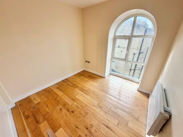 Apartment in Halifax - More