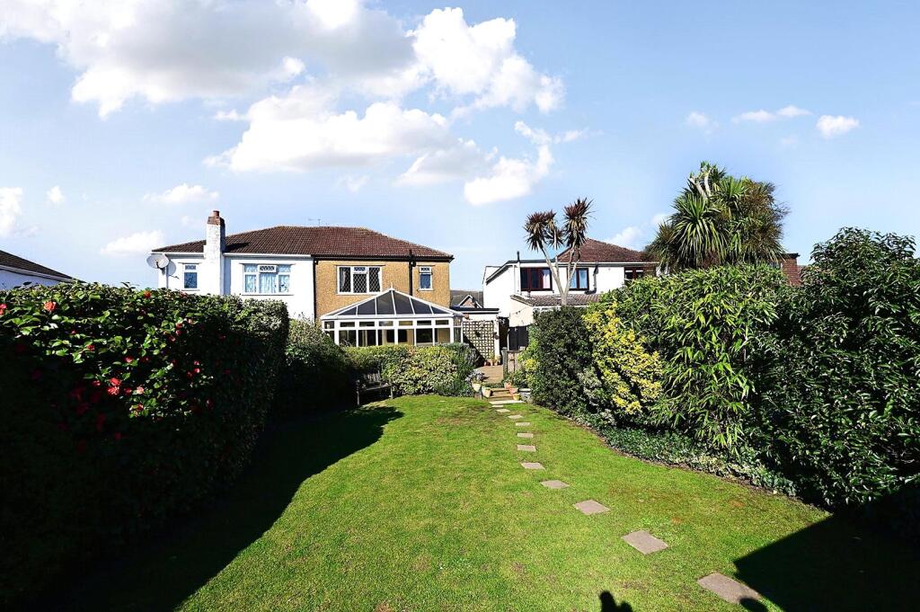 Cumberland Road, Ashford, Surrey, TW15 photo 3