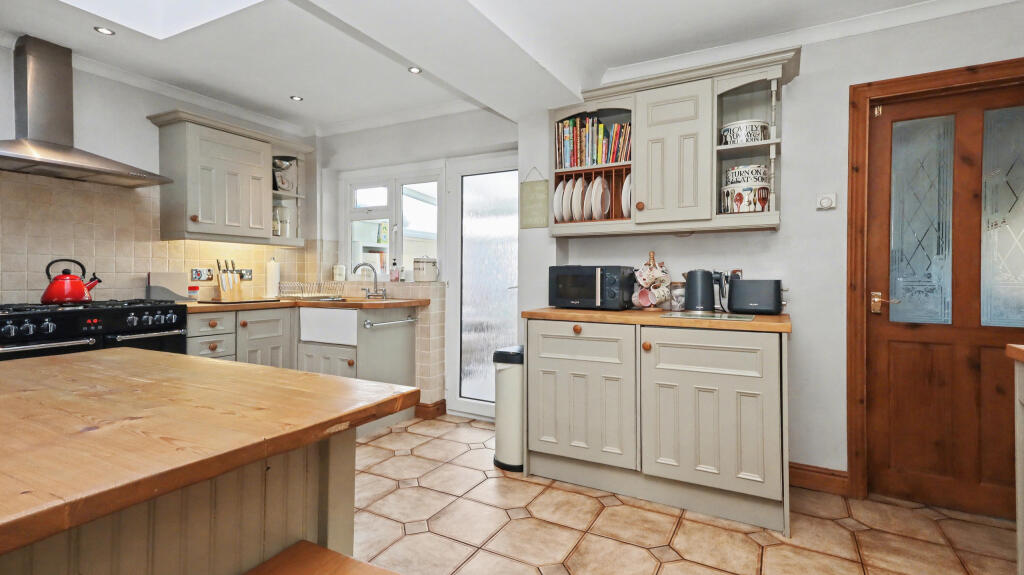 Additional image 3 of Manor House Road, Glastonbury