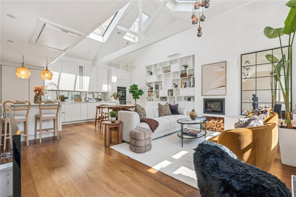 Main image of property: Colville Mews, London, W11