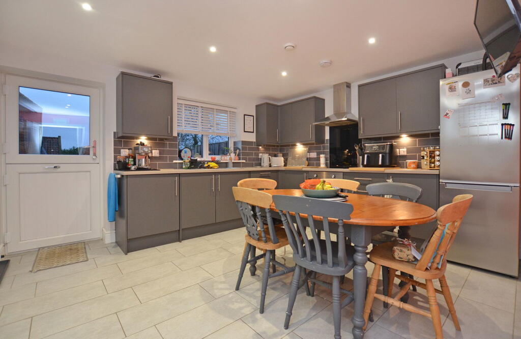 A modern semi-detached home in rural Pentney photo 4