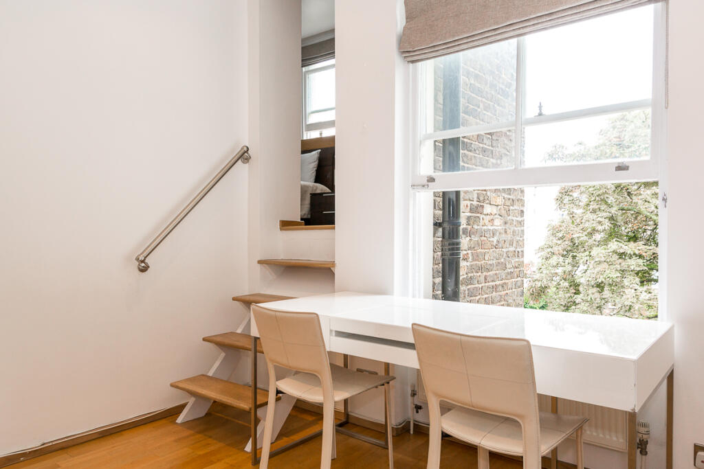 Apartment in London, Westbourne Green, Bayswater - More
