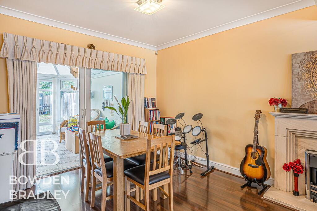 House in Romford - More