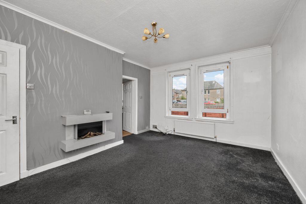 Apartment in Dunfermline, Fife - View 2