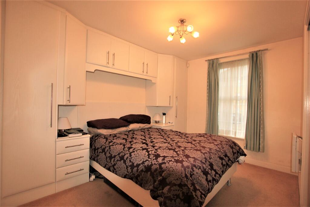 Apartment in Watford - More