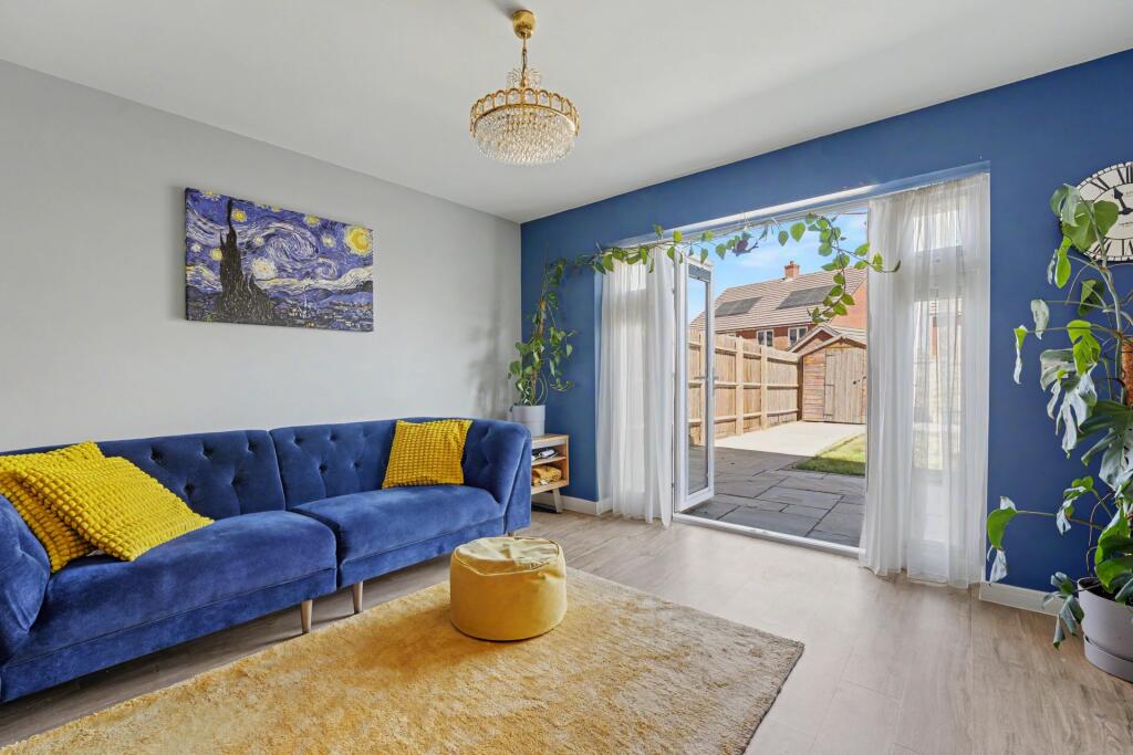 Elizabeth Gardens, Goffs Oak, EN7 photo 4