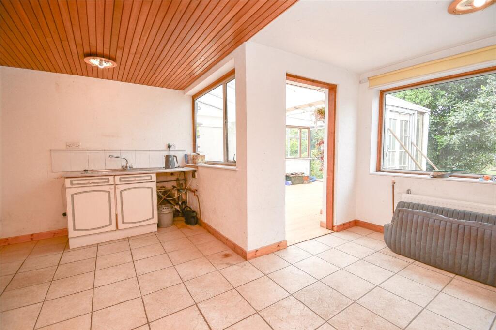 House in Wirral, Liverpool City Region - View 5