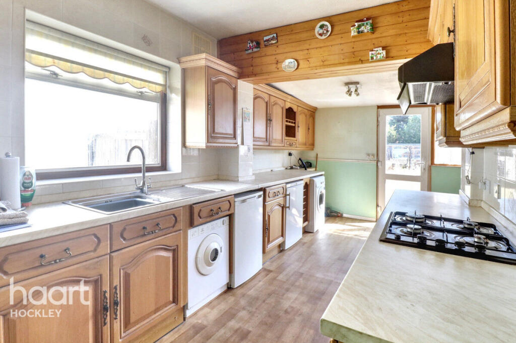 Ashingdon Road, Rochford photo 4