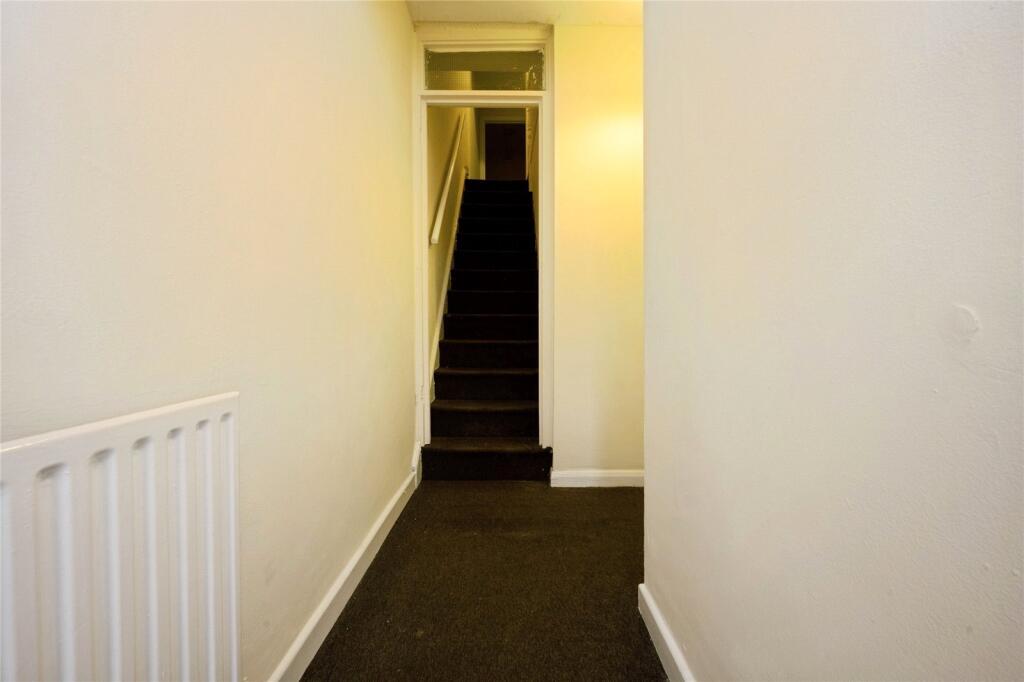 House in Luton - View 4