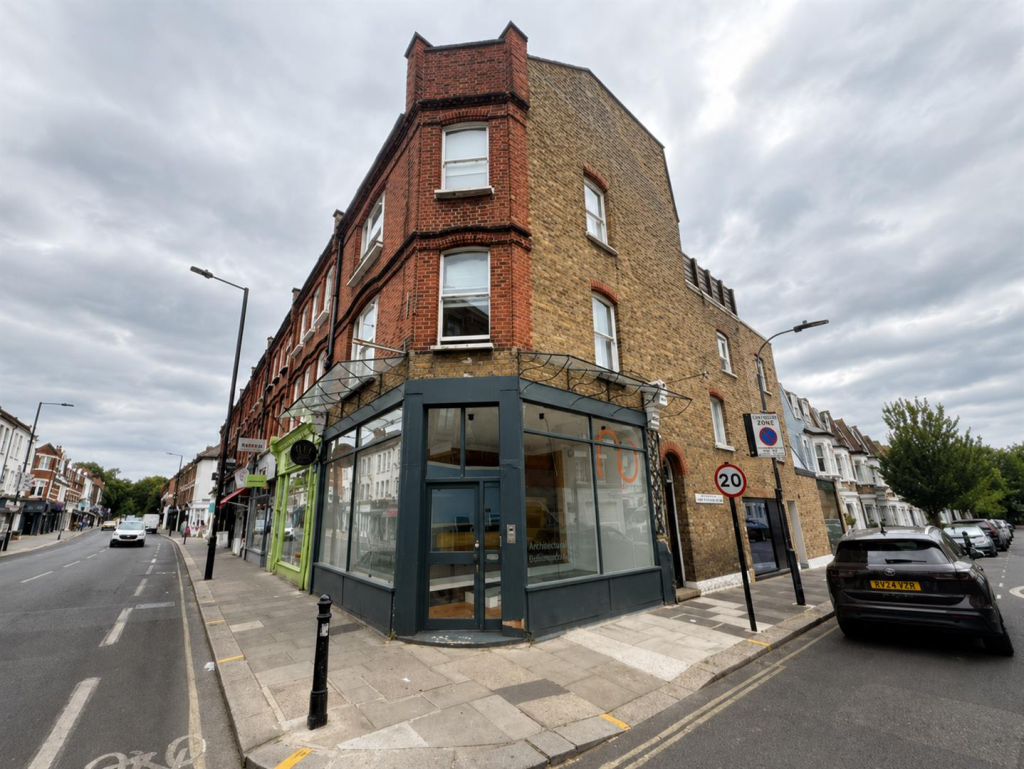 Main image of property: 301 New Kings Road, London, SW6 4RE